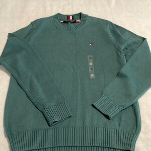 men's or women's sweater, size XS, Tommy Hilfiger.